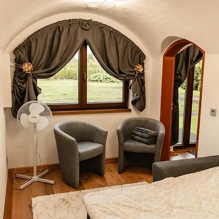 Apartmanhotel Kotkapesa Treimani