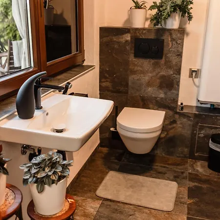 Kotkapesa Aparthotel Treimani