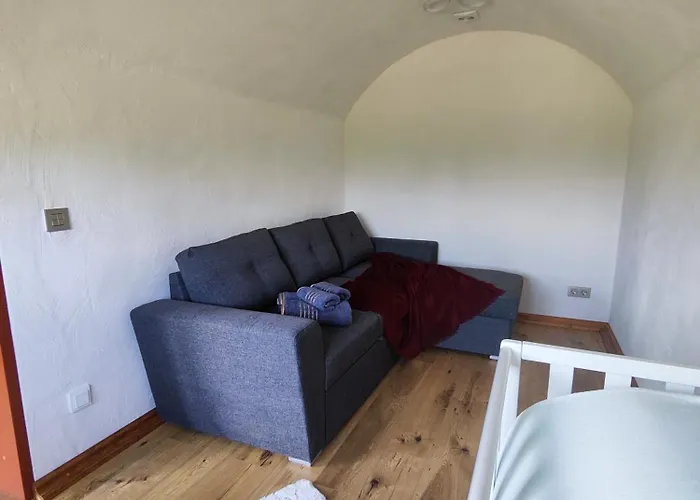 Kotkapesa Aparthotel Treimani